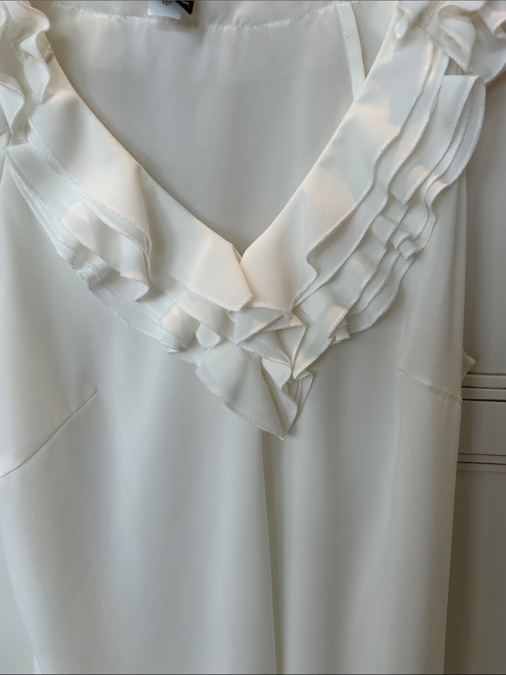 Spense Ivory Ruffle V-Neck top - Picture 2 of 4